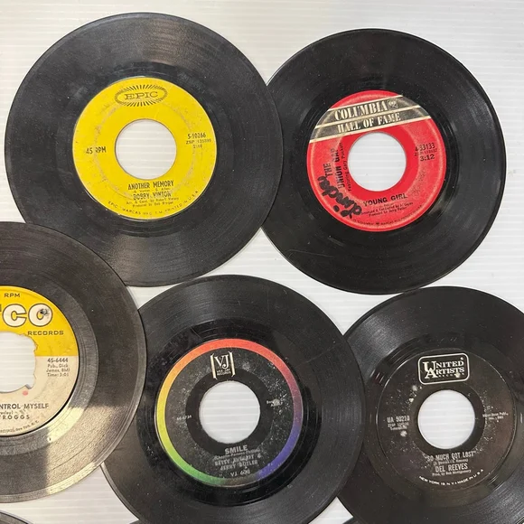 Lot of 17 Vintage Assorted Bundle Multi-color 45 RPM Vinyl Records Untested 7 in - Picture 6 of 9